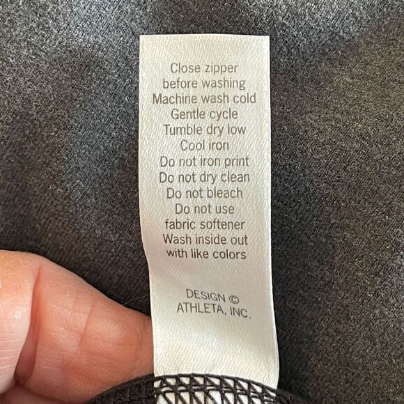 Athleta Black Athletic Mesh Dot Yoga Full-On Capri Cropped Leggings Medium - Picture 7 of 7